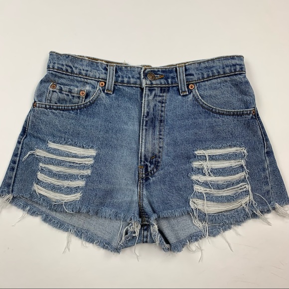Levi’s Distressed Denim Cut Off Shorts Mens 30 Women’s 4/6 - Picture 1 of 11